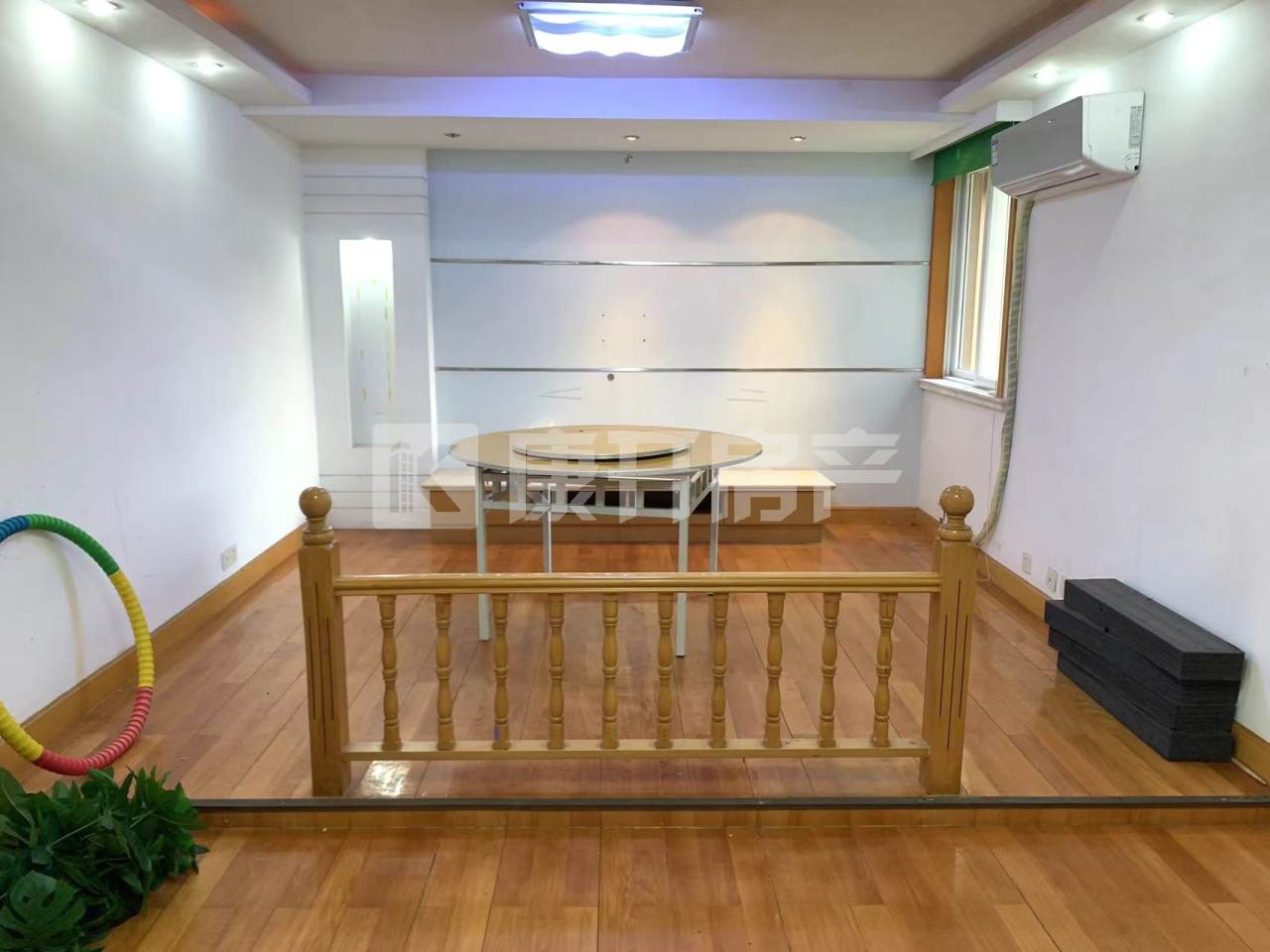 育秀二区 6室3厅3卫