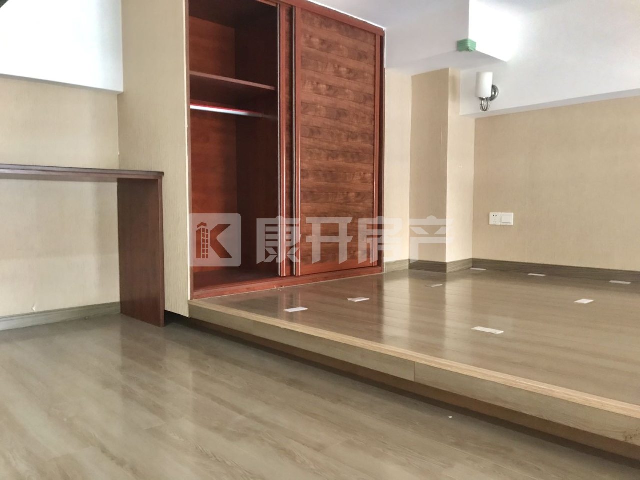 宝龙商业广场 1室1厅1卫