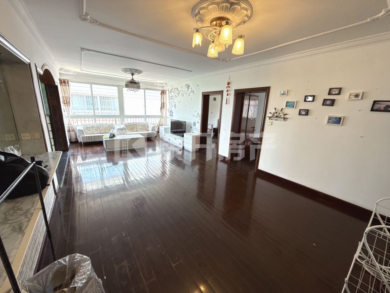 万龙新村 3室2厅2卫