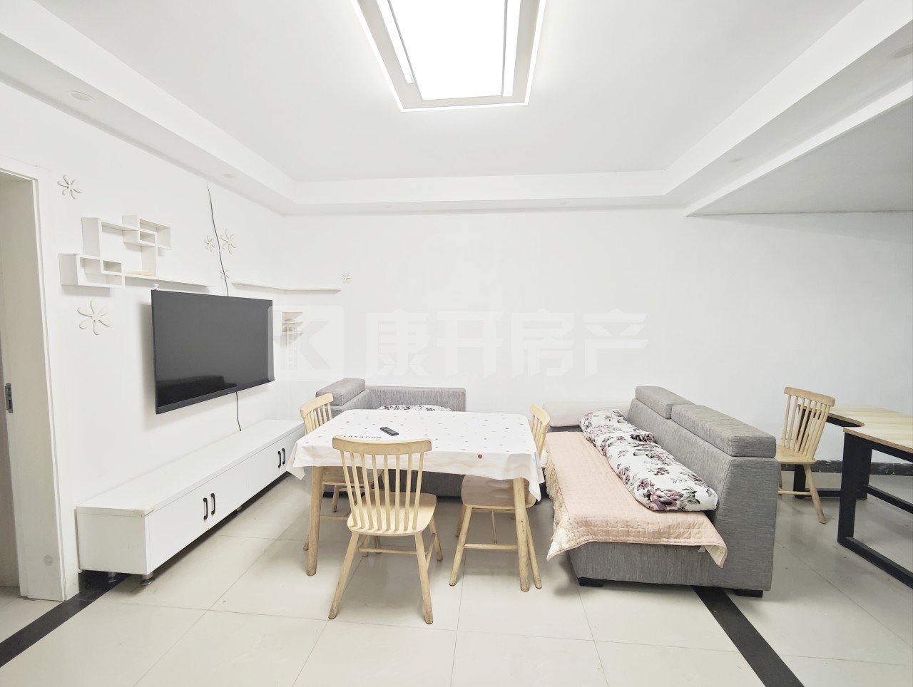 贝港六区 2室2厅1卫